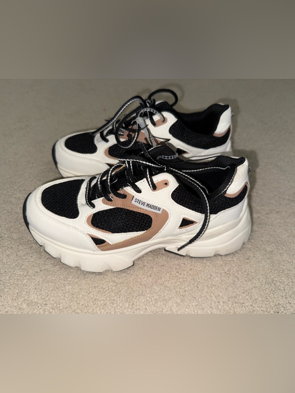 Steve Madden Chunky Runner in Black, Cream & Taupe